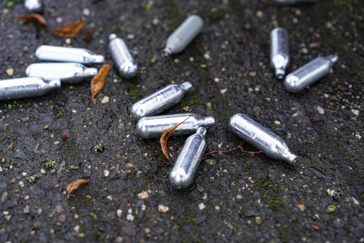 Wat je als ouder wilt weten over lachgas - Helderopvoeden.nl